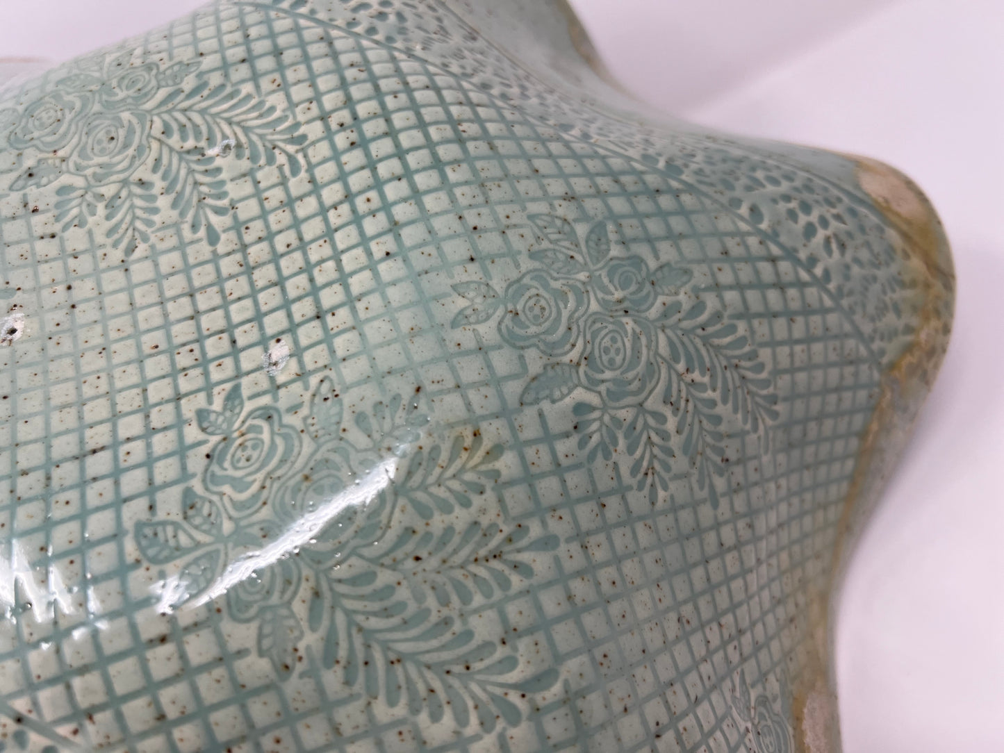 Large Wavy Bowl | Handmade Pottery & Ceramics | Cascade Lace