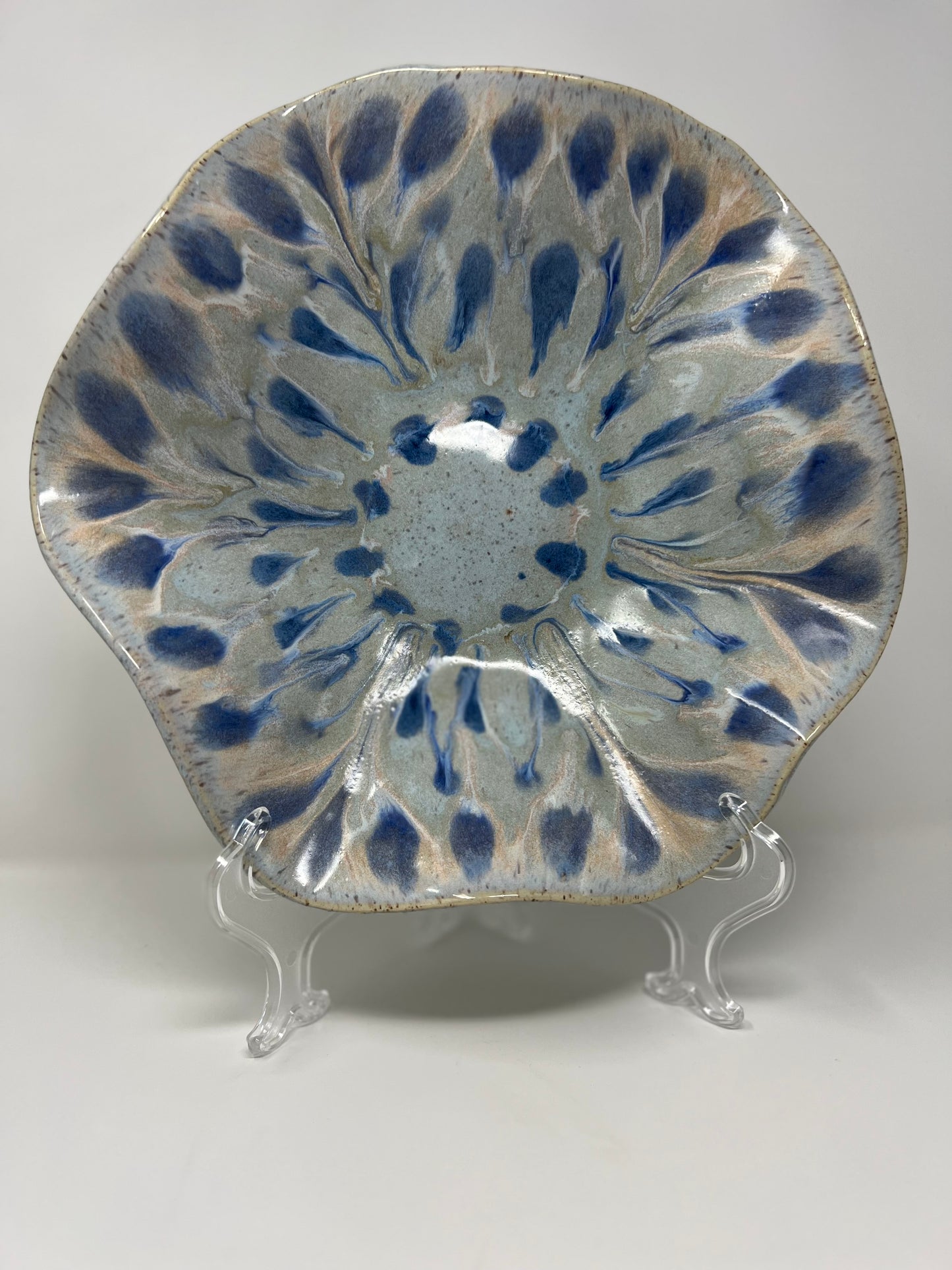 Large Wavy Bowl | Handmade Pottery & Ceramics | Cascade Lace